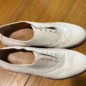 Vionic Cream Brogue Style Footwear